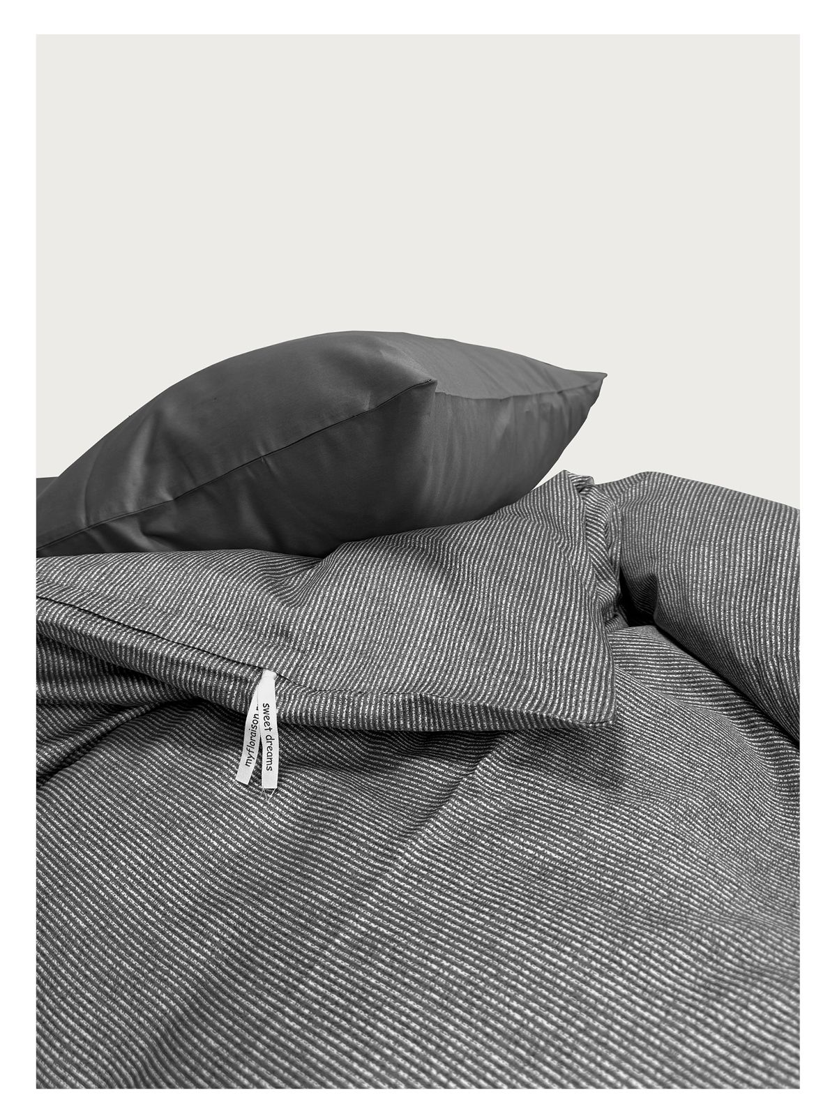 Комплект постельного белья Семейный комплект Minimalism Satin Grey Stripe